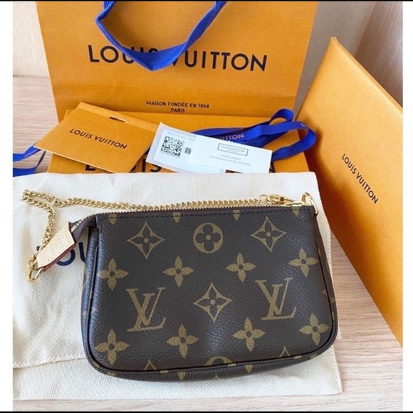 Louis Vuitton Handbags - LV Mini Pochette